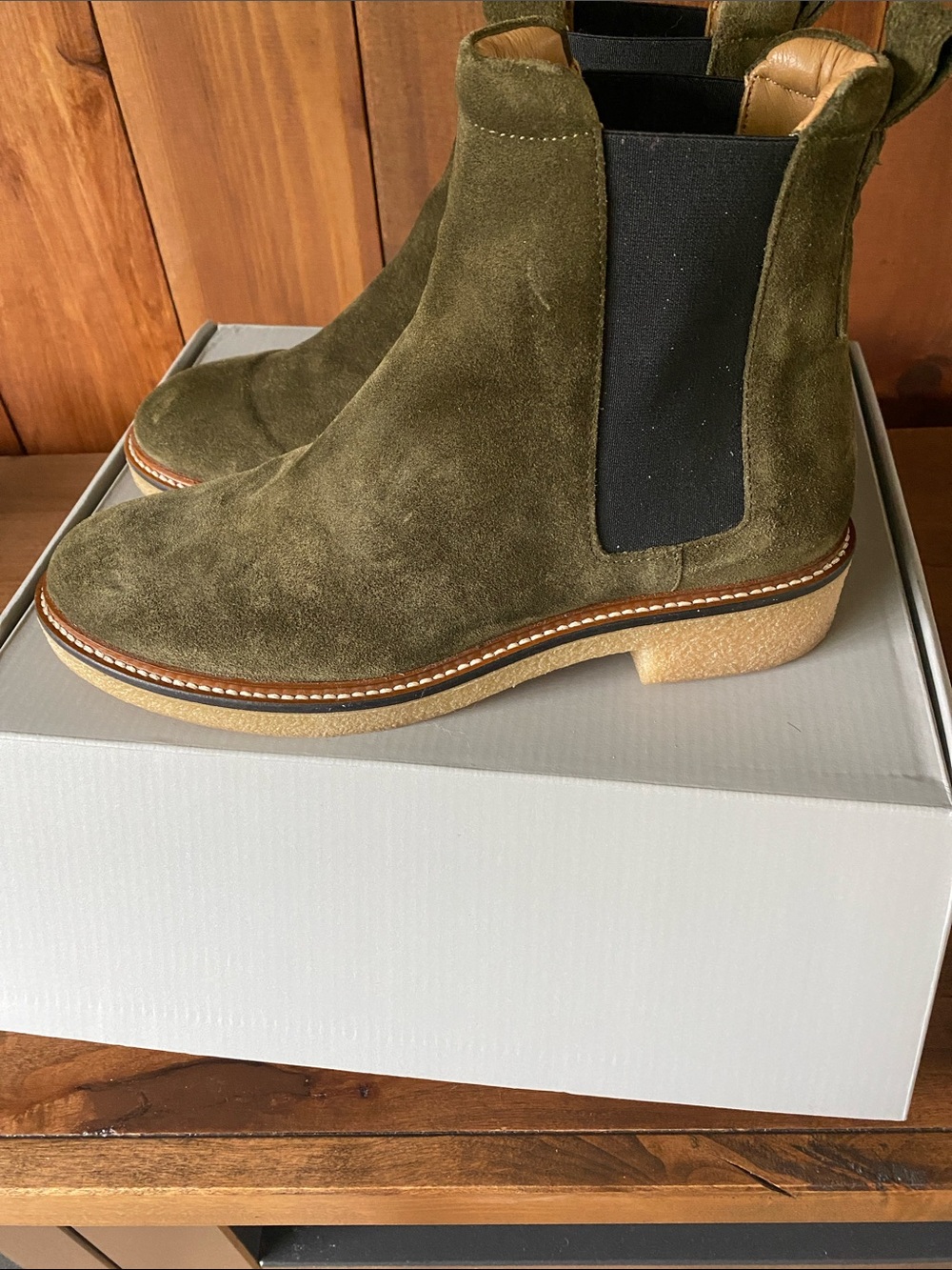 Everlane Olive Green Suede Crepe Sole Chelsea Boots - Picture 2 of 5